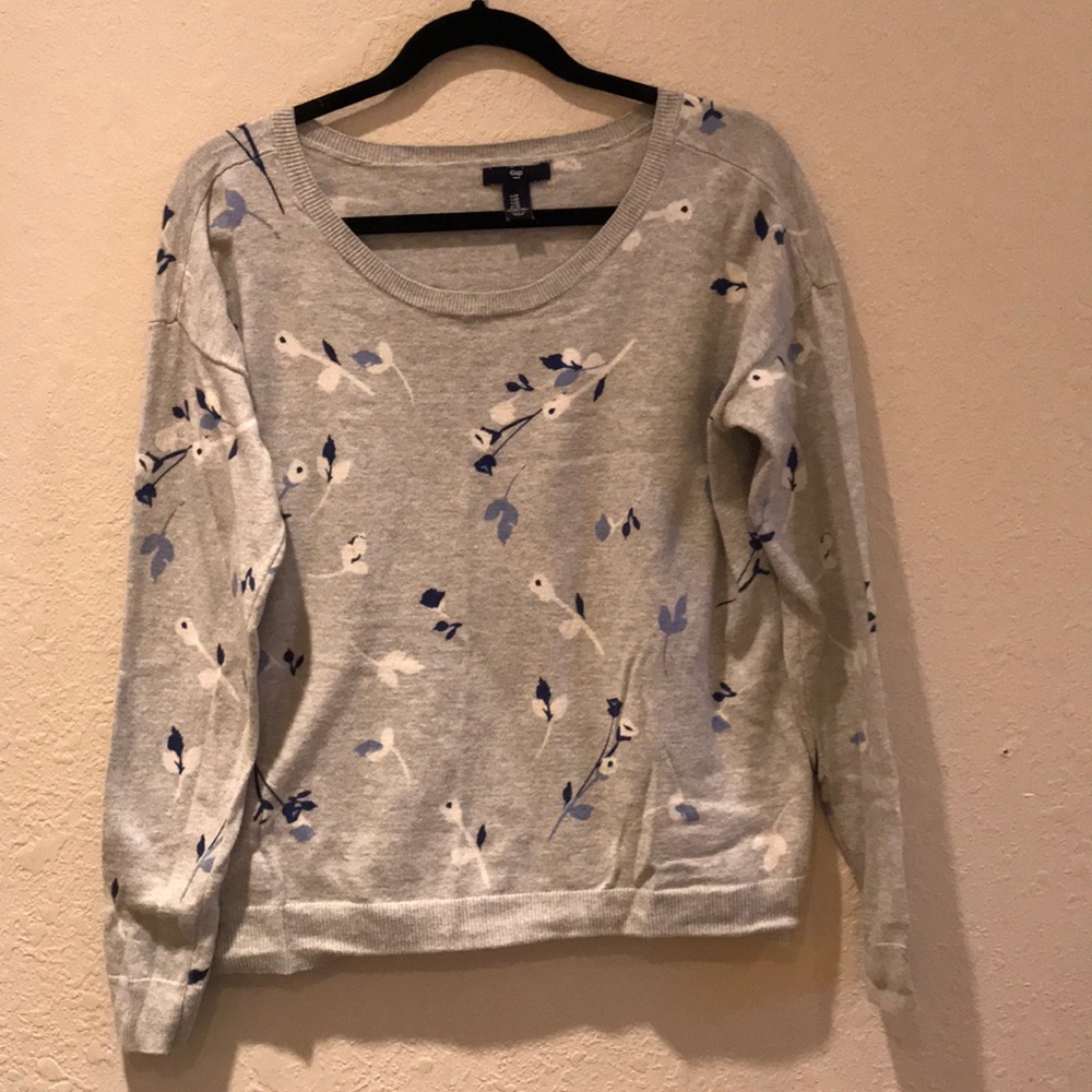 Cute Gap floral sweater
